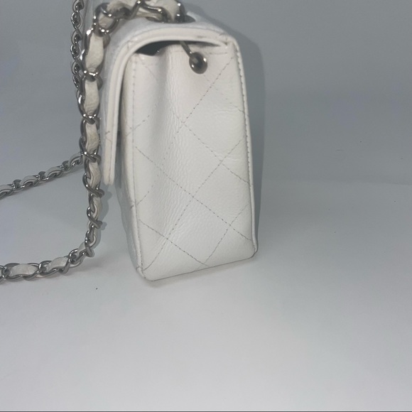 Sold Chanel Vintage White caviar mini square, silver hardware. - Picture 3 of 16